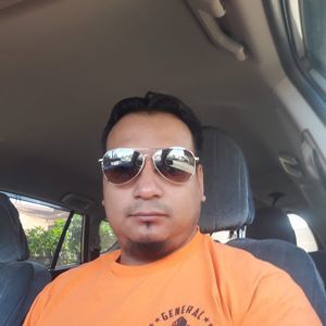 Meet your Posher, Moises